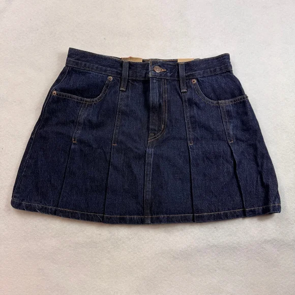 Levi's pleated denim skirt - Picture 1 of 7